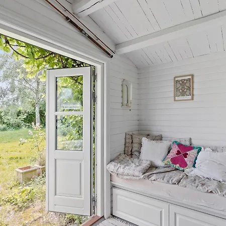 Lovely In With Kitchen Feriehus